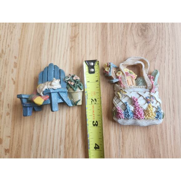 Lot of 2 Resin Handpainted Magnets Adirondack Chair Cat & Floral Basket Decor - Picture 3 of 7